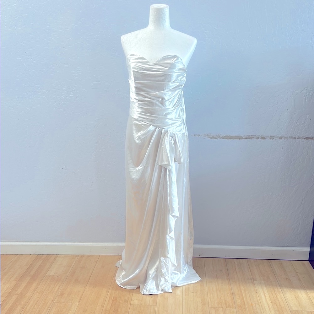 Elegant Cream Strapless Maxi Dress